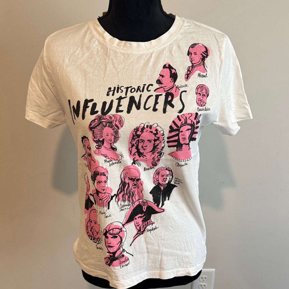 Zara White and Pink Graphic Blouse